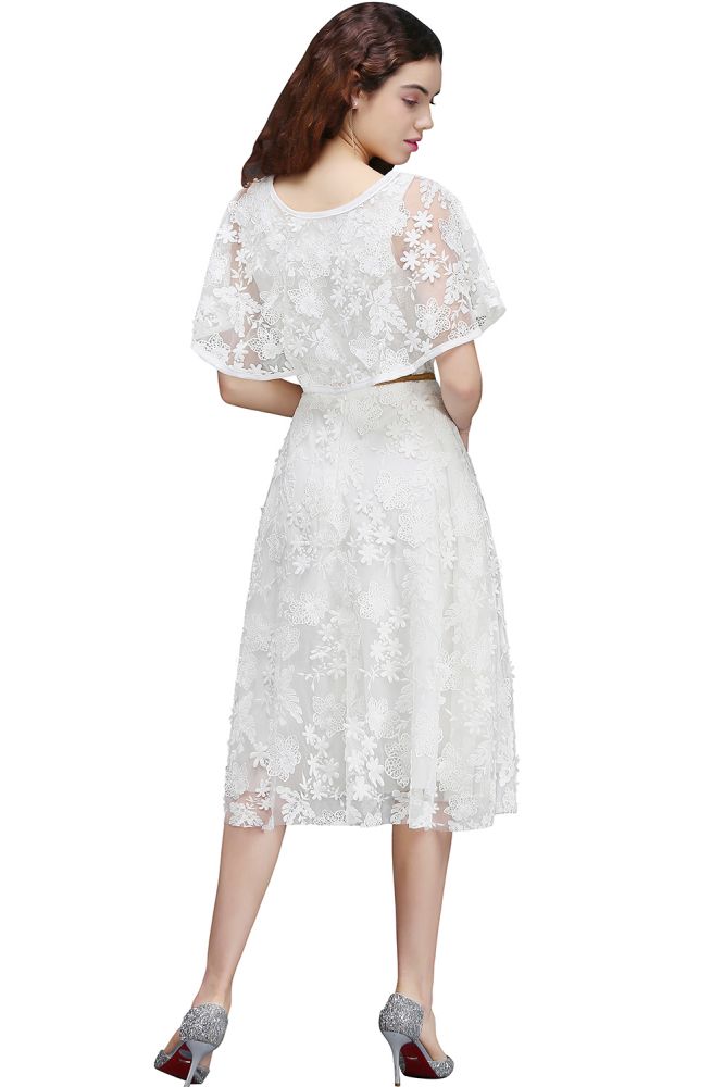 Kurzes A-Linien-Heimkehrkleid aus Spitze und Kristallen