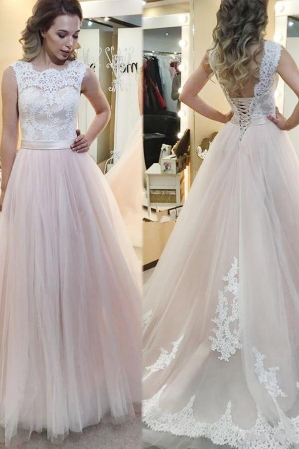 A-Linien-Brautkleid aus Tüll mit Sweep/Pinsel-Schleppe und Spitzenapplikation