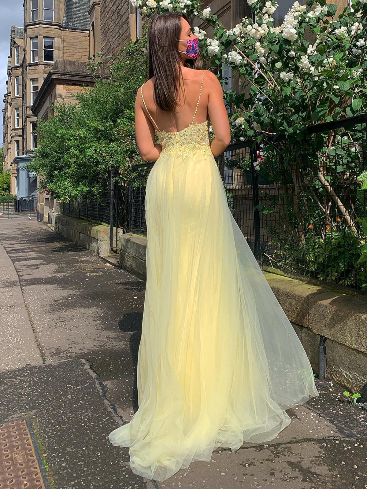 Vestidos de fiesta largos de encaje con escote en V, espalda descubierta y abertura, amarillos, para noche formal