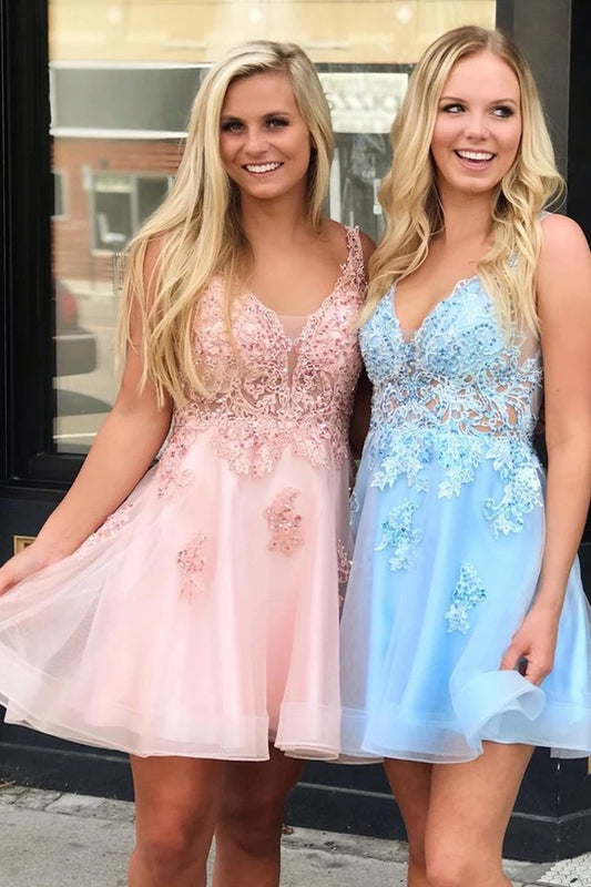 Vestido de fiesta de tul con escote en V y apliques en forma de A