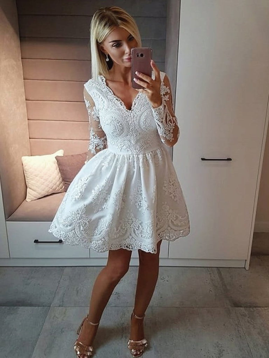 Vestidos de fiesta cortos blancos de encaje con escote en V y mangas largas