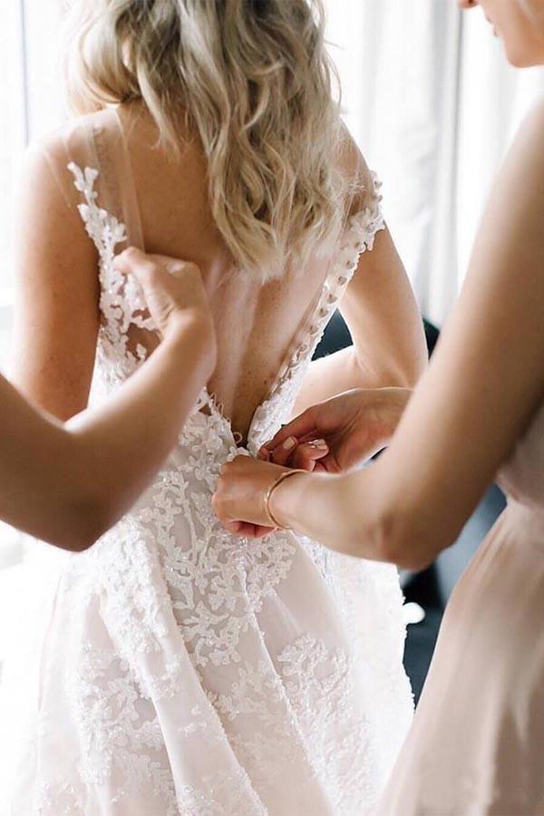 Vestidos de novia de encaje vintage de corte A y cuello ilusión