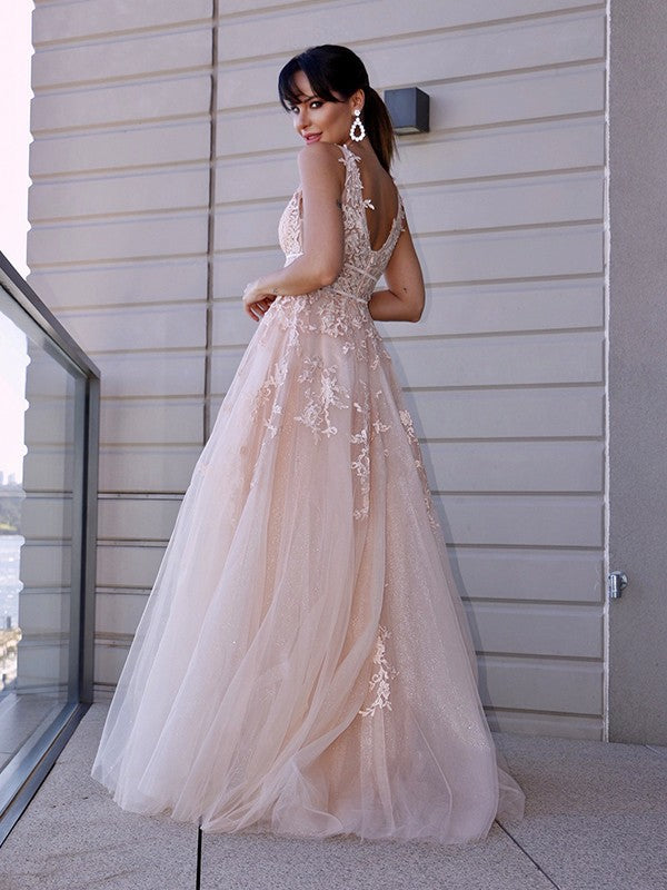 A-Line/Elegant Tulle Applique Scoop Sleeveless Prom Dresses