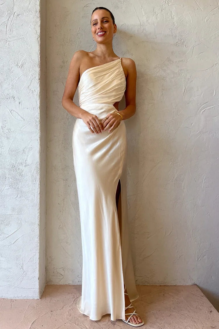 Einschultriges, hochgeschlitztes, gerüschtes Abendkleid mit Camisole-Maxikleid