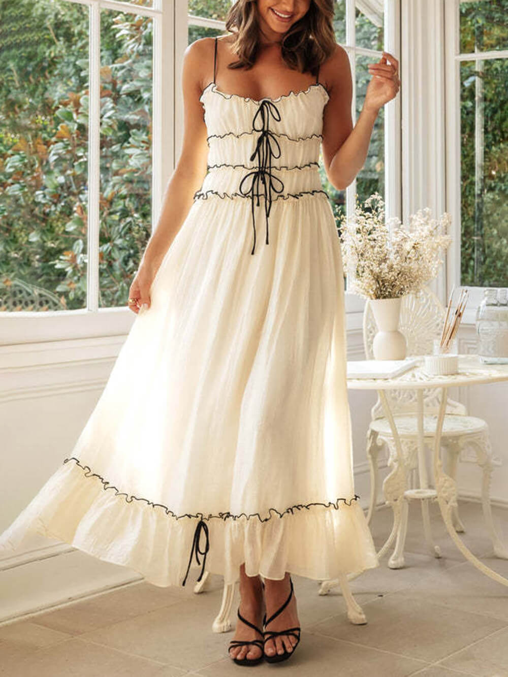 Elegantes Patchworkkleid mit schulterfreien Trägern