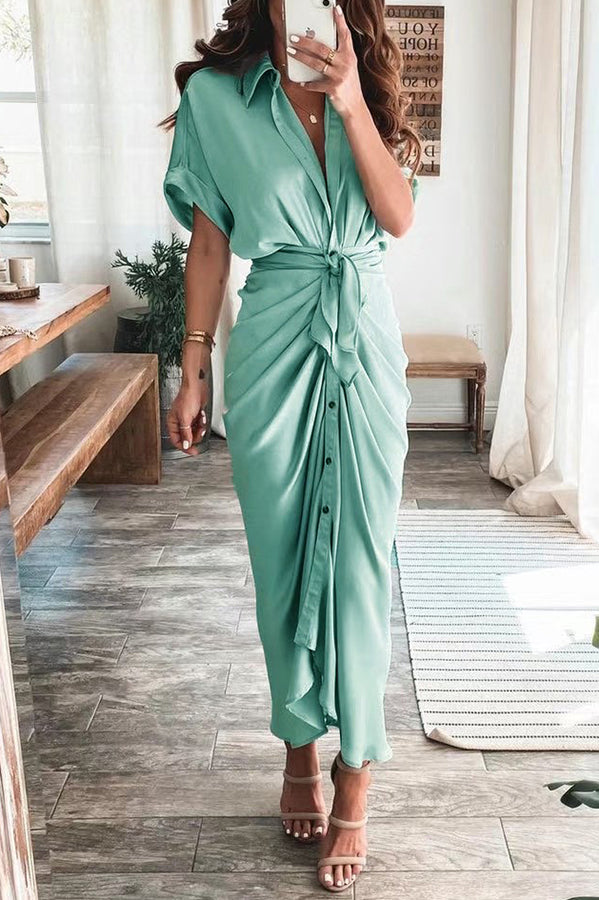 Tolles drapiertes Satinkleid im Button-Down-Stil