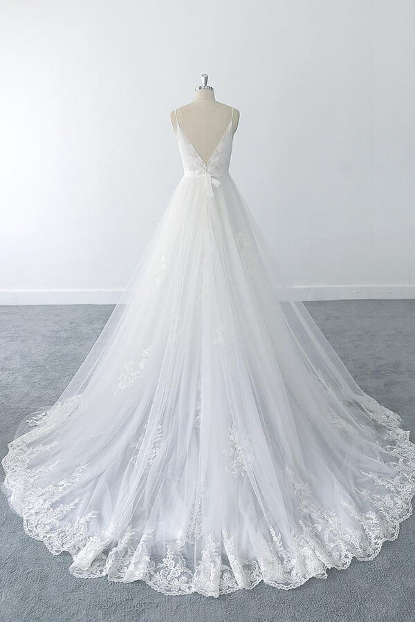 Erstaunliches langes A-Linien-Brautkleid mit V-Ausschnitt und Rüschenapplikationen aus Tüll