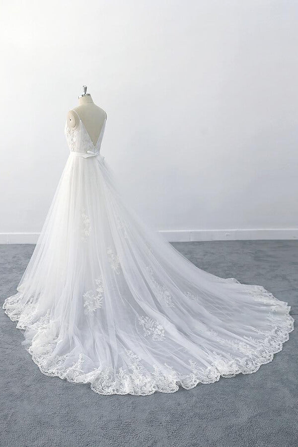 Erstaunliches langes A-Linien-Brautkleid mit V-Ausschnitt und Rüschenapplikationen aus Tüll