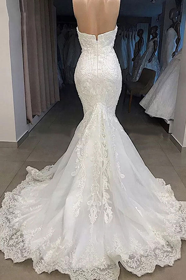 Wunderschönes langes Meerjungfrau-Brautkleid mit Herzausschnitt und applizierter Spitze und Ärmeln