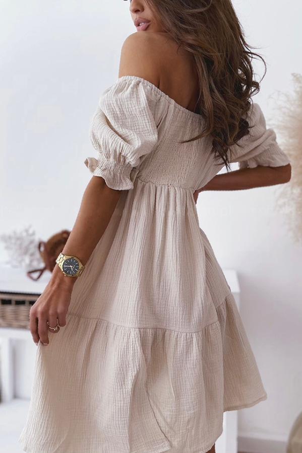 Enchanted – Schulterfreies, lockeres Kleid mit Smokarbeit