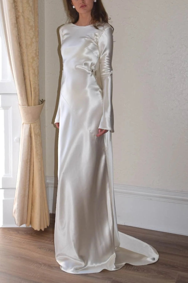 Pearl Eden – Maxikleid mit offenem Wasserfallausschnitt und Satinrücken
