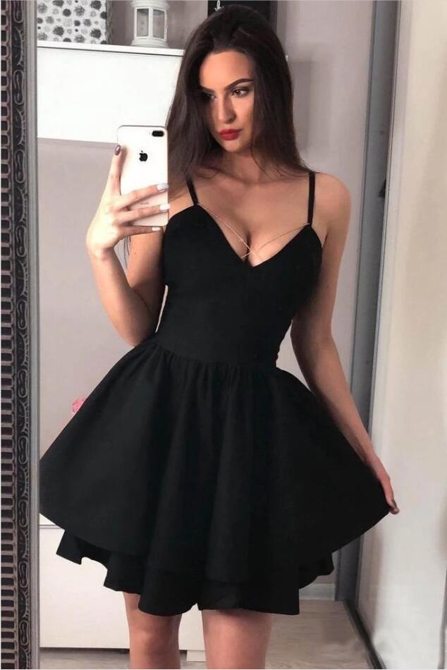 Hermosos vestidos de fiesta negros cortos de corte A con escote en forma de corazón