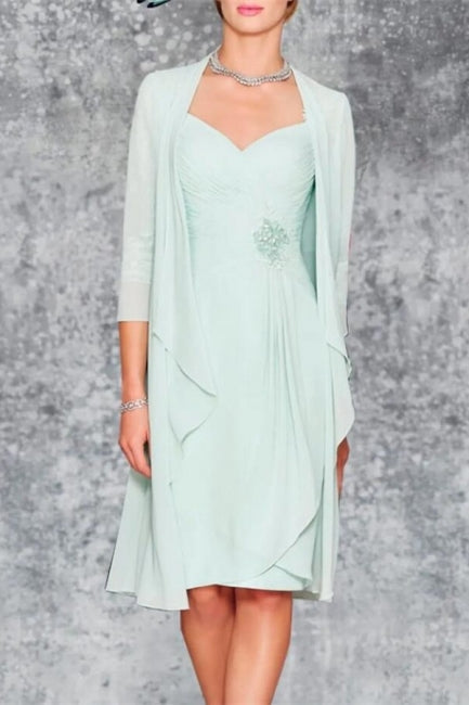 Hermosos vestidos de madre de la novia y vestidos de dama de honor verde menta.
