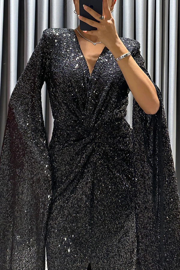 Spotlight Darling – Abend-Midikleid mit Pailletten und Cape-Ärmeln, gekreuzter Taille und Schlitz