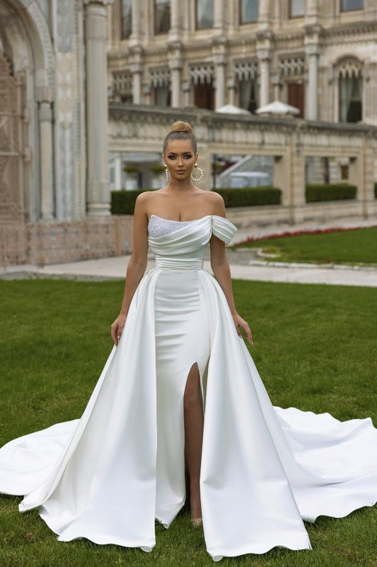 Fabuloso vestido de novia Biztunnel de satén con cola capilla, largo sirena y un solo hombro con volantes