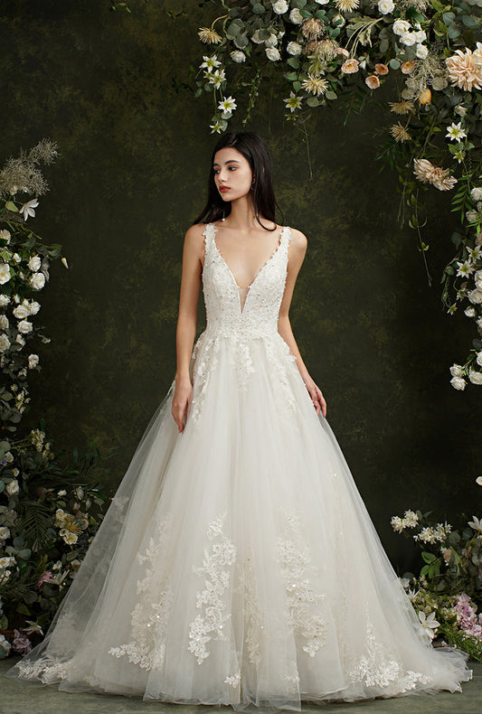 Vestidos de novia Biztunnel largos de corte A con escote en V, tul, encaje y espalda descubierta