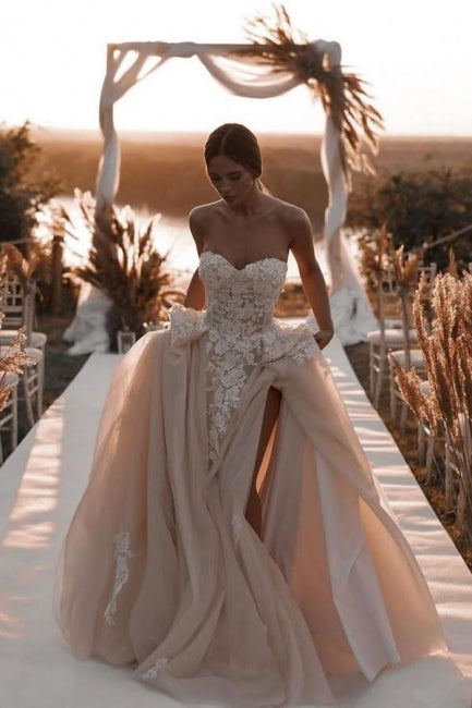Boho Champagner A-Linie Spitze Ärmelloses Tüll Brautkleid mit Schlitz