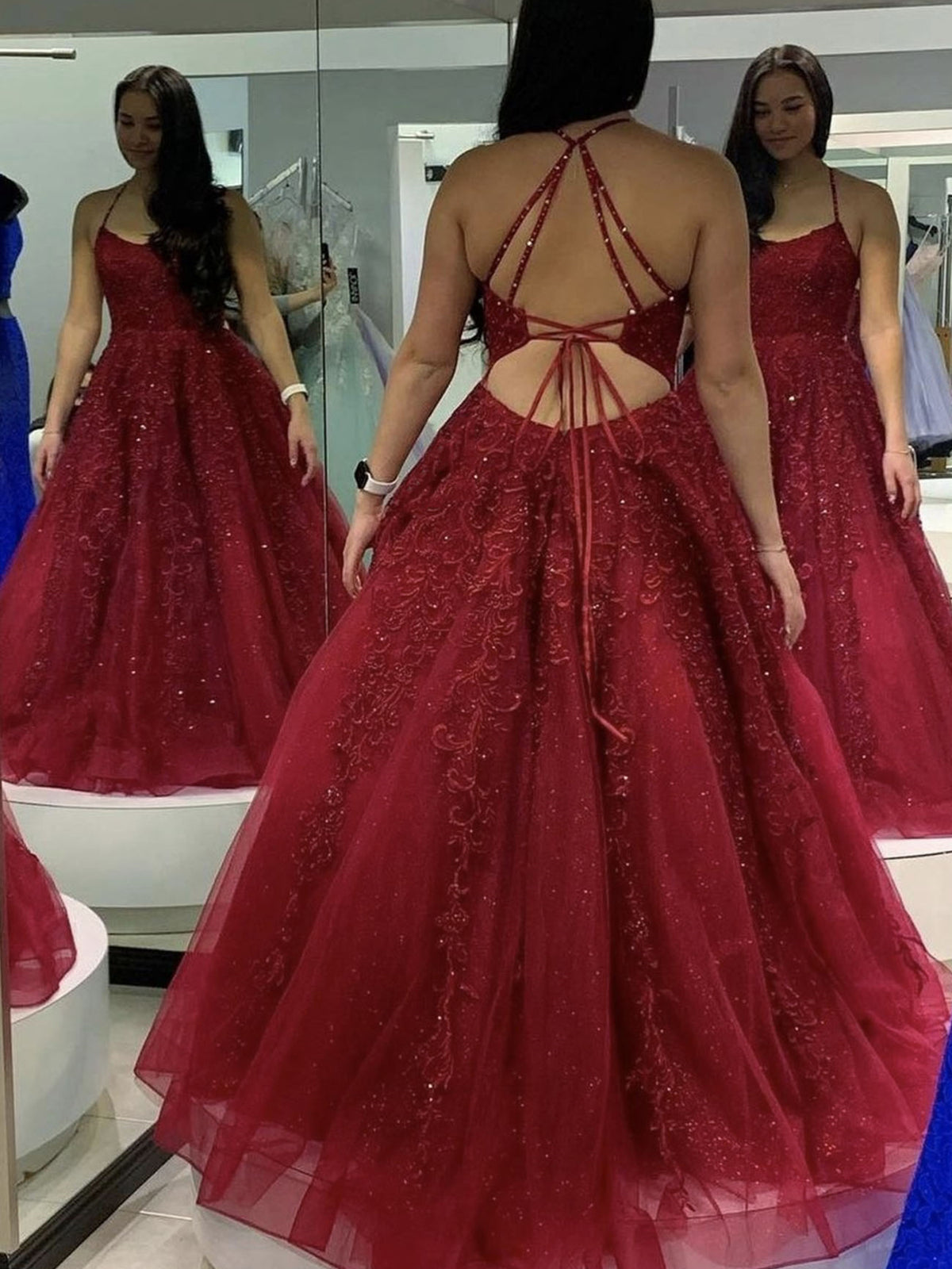 Burgunderrotes, langes A-Linien-Ballkleid aus Tüllspitze mit offenem Rücken
