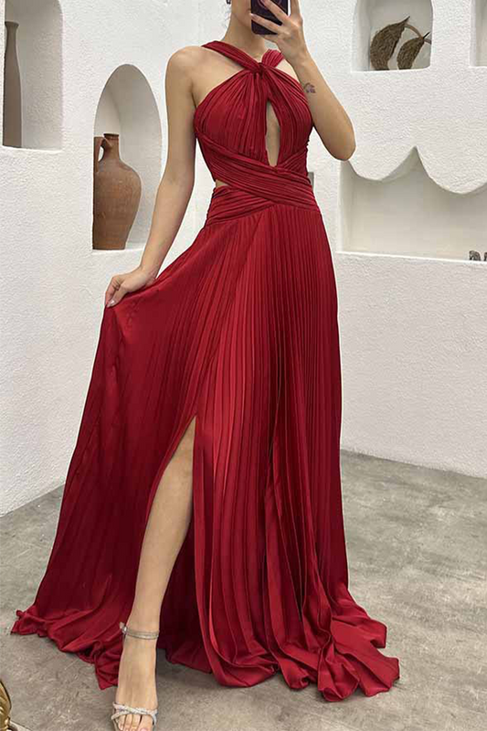 Elegante vestido de noche con cuello halter y pliegues sólidos