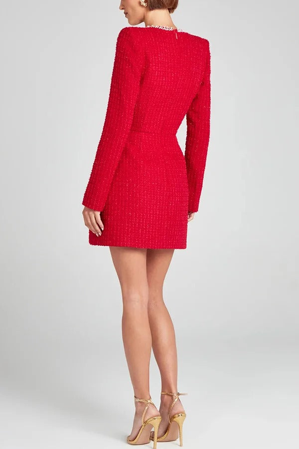 Mädchenhaftes und glamouröses Minikleid aus Tweedstoff mit Perlenbesatz und langen Schlitzärmeln