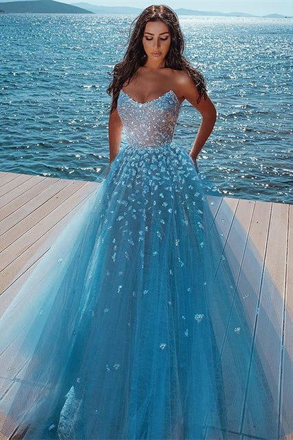 Bezauberndes langes trägerloses A-Linien-Ballkleid aus Spitzentüll