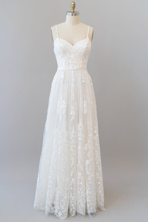 Schickes langes A-Linien-Brautkleid mit Herzausschnitt und Spaghettiträgern und Applikationen aus Tüll