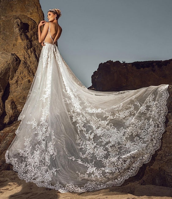 Schickes ärmelloses Brautkleid mit V-Ausschnitt, A-Linie, Tüll, Brautkleid mit Spitzenapplikationen und Taschen
