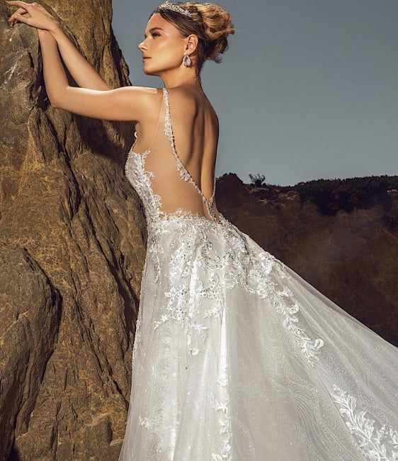 Schickes ärmelloses Brautkleid mit V-Ausschnitt, A-Linie, Tüll, Brautkleid mit Spitzenapplikationen und Taschen