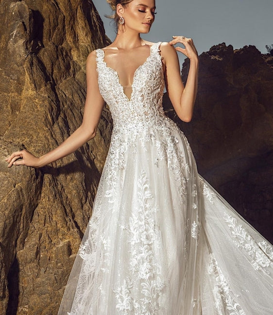 Schickes ärmelloses Brautkleid mit V-Ausschnitt, A-Linie, Tüll, Brautkleid mit Spitzenapplikationen und Taschen