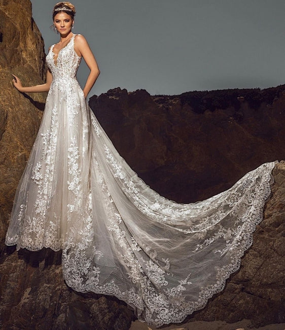 Schickes ärmelloses Brautkleid mit V-Ausschnitt, A-Linie, Tüll, Brautkleid mit Spitzenapplikationen und Taschen