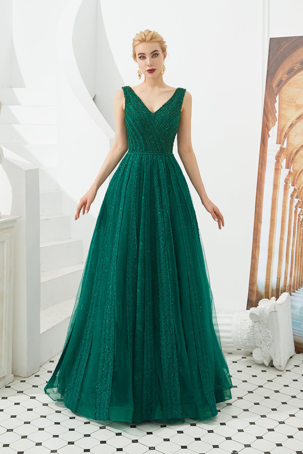 Klassisches langes A-Linien-Ballkleid aus Tüll mit V-Ausschnitt