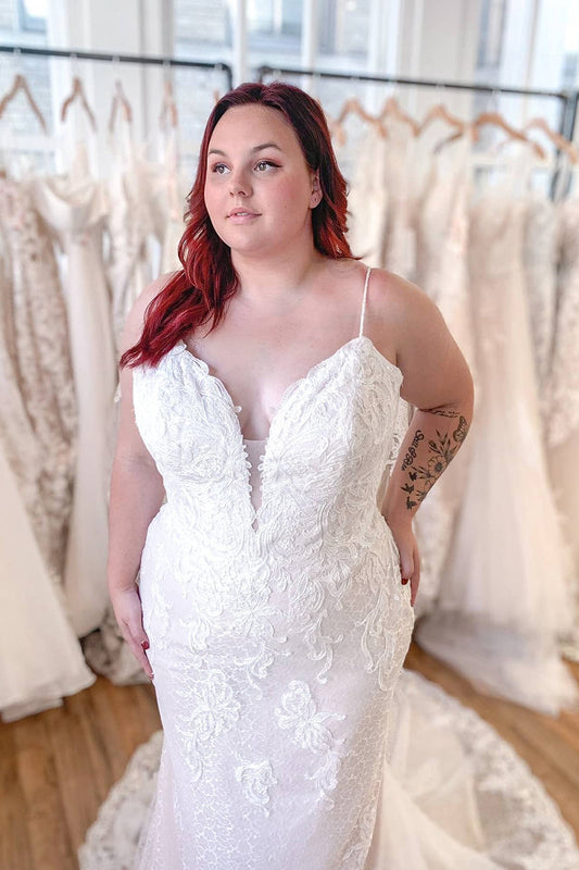 Edles langes Meerjungfrau-Brautkleid mit Applikationen und Spitze und Spaghettiträgern