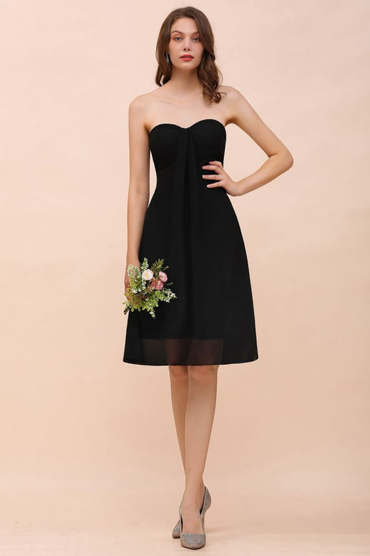 Süßes schwarzes knielanges Brautjungfernkleid Sweetheart Homecoming-Kleid für Mädchen