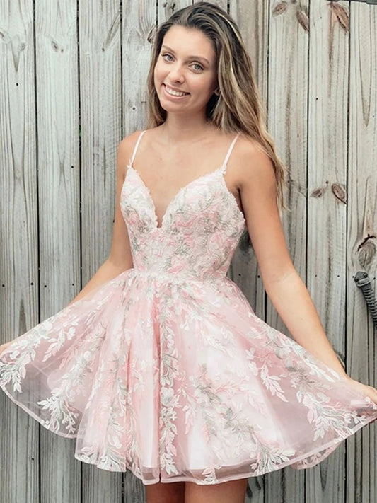 Bonitos vestidos cortos de fiesta de graduación con escote en V, apliques de encaje y corte en A