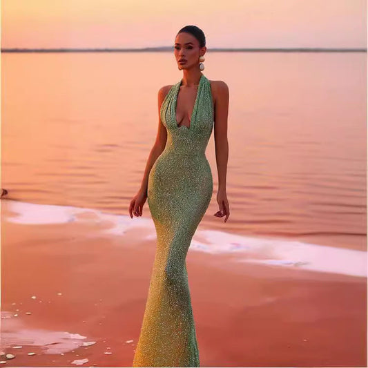 Vestido de fiesta con lentejuelas, escote en V profundo y sin mangas con cuello halter