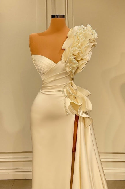 Designer Langes Weißes One-Shoulder-Brautkleid Mit Rüschen Und Schlitz