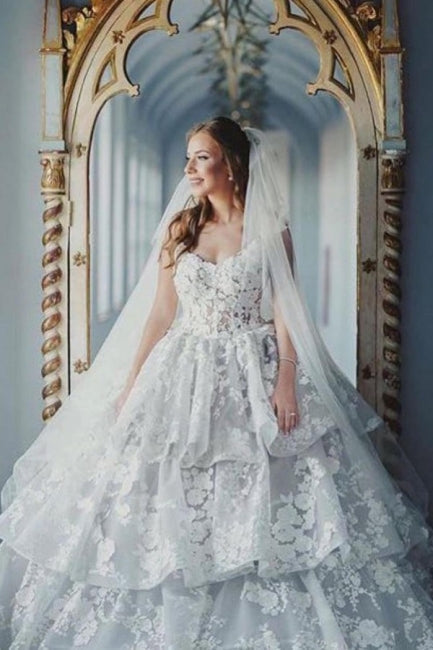 Würdiges, ärmelloses Ballkleid mit Herzausschnitt und Spitze aus Tüll