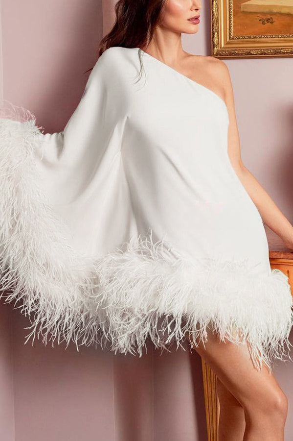 Vegas Living – One-Shoulder-Party-Minikleid mit Federsaum