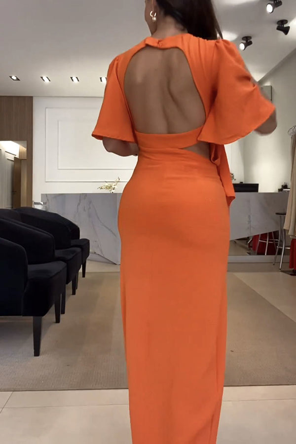 New Level of Beauty – Rückenfreies Maxikleid mit Glockenärmeln und Cut-Out-Taille