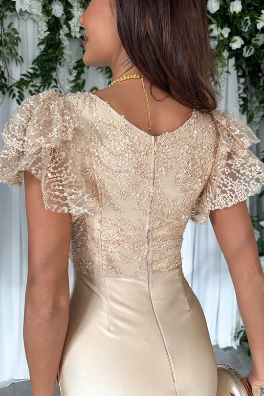 Traumhaftes, luxuriöses Midikleid aus Spitze und Satin mit Patchwork-Rüschenärmeln und Rüschen