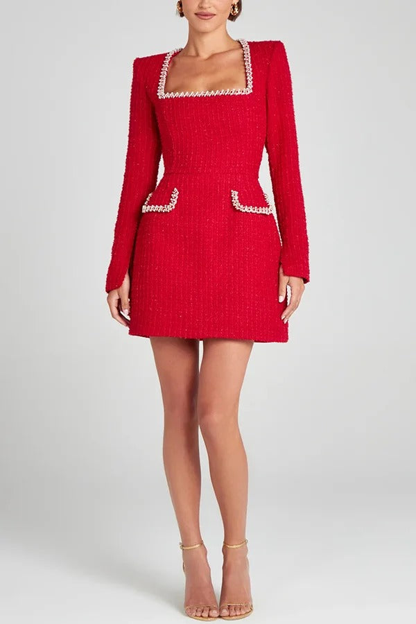 Mädchenhaftes und glamouröses Minikleid aus Tweedstoff mit Perlenbesatz und langen Schlitzärmeln