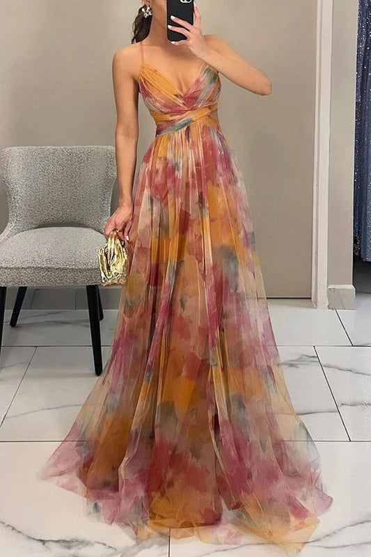 Vestido largo Giselle con estampado floral de tul, abertura en la cintura y cordones en la espalda