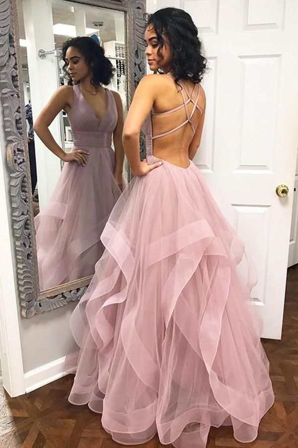 Elegantes A-Linien-Ballkleid mit Neckholder, kaskadierenden Rüschen, offenem Rücken und langem