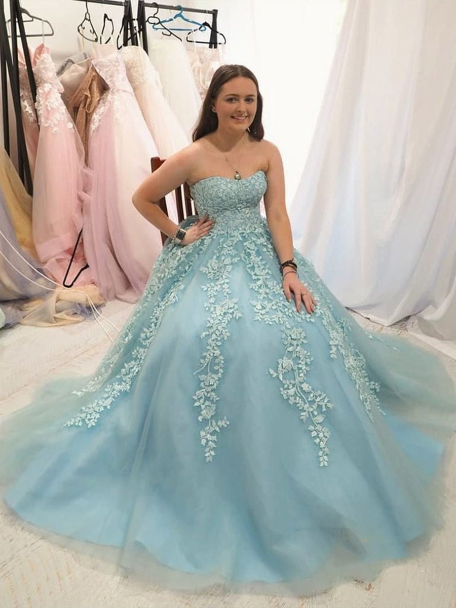 Elegant A-line Strapless Tulle Lace Formal Graduation Dresses Long Prom Gowns