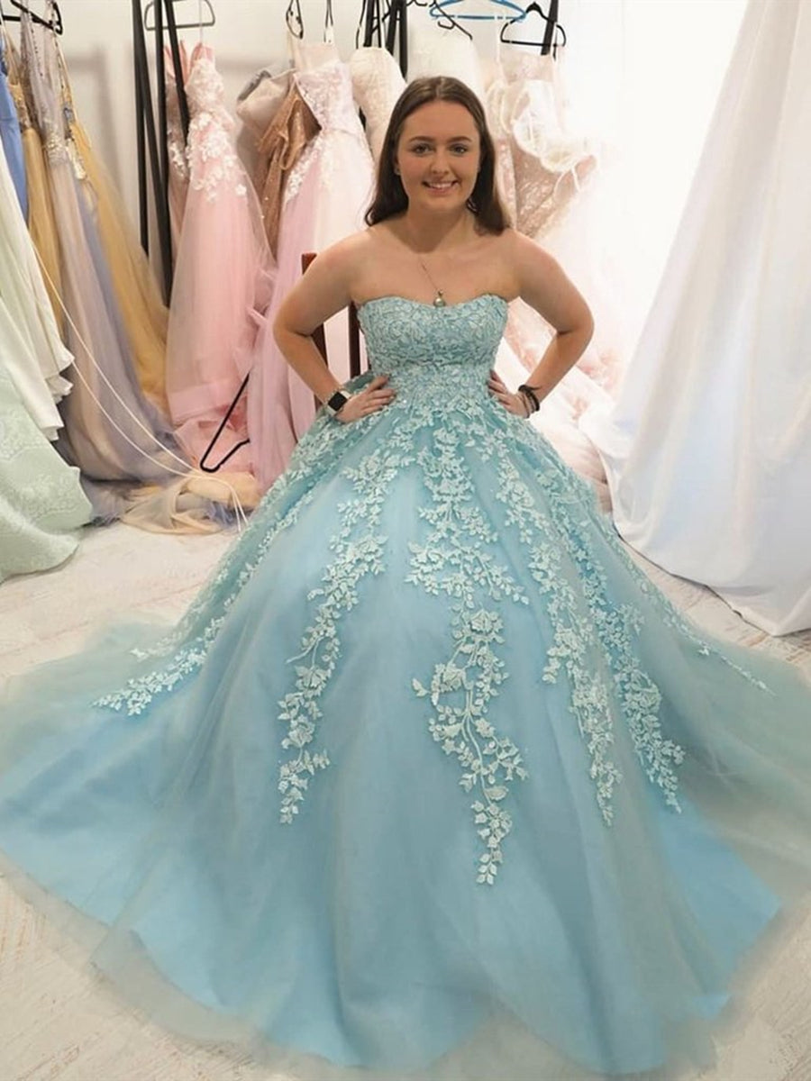 Elegant A-line Strapless Tulle Lace Formal Graduation Dresses Long Prom Gowns