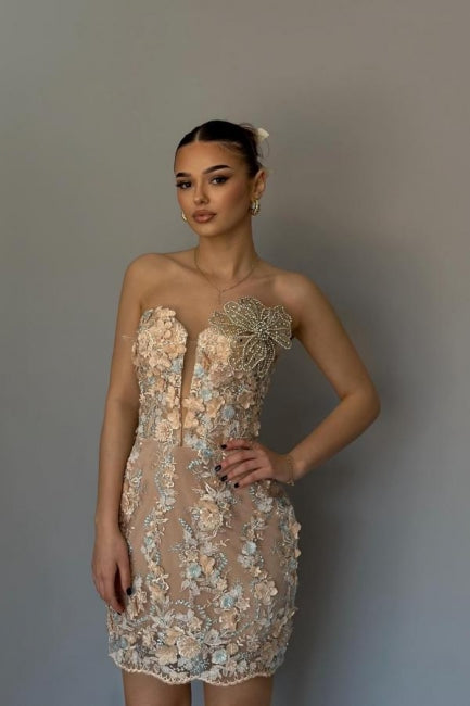 Elegante vestido de fiesta corto sin mangas con encaje y apliques