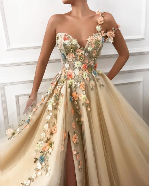 Elegante vestido de noche largo sexy con escote en forma de corazón y abertura frontal con apliques de flores para fiesta