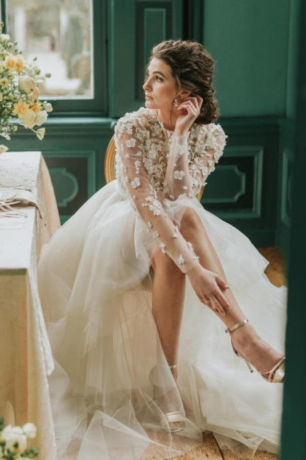 Elegante Hi-Lo-Spitzen-Tüll-Brautkleider mit langen Ärmeln