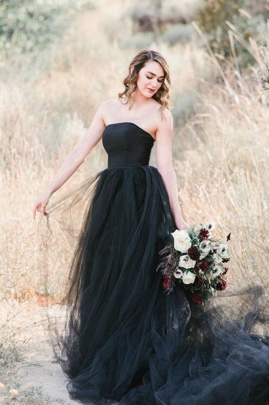 Elegante vestido de novia largo de tul negro sin tirantes en forma de A