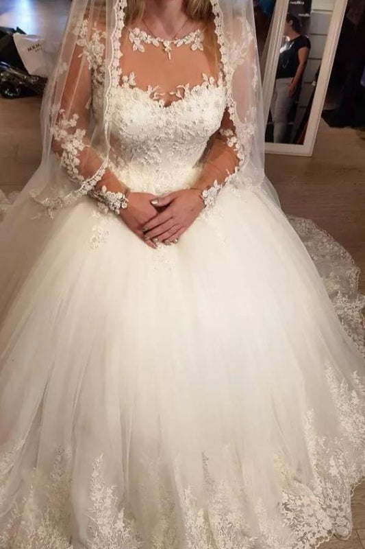Elegantes langes A-Linien-Brautkleid aus Tüll mit Herzausschnitt